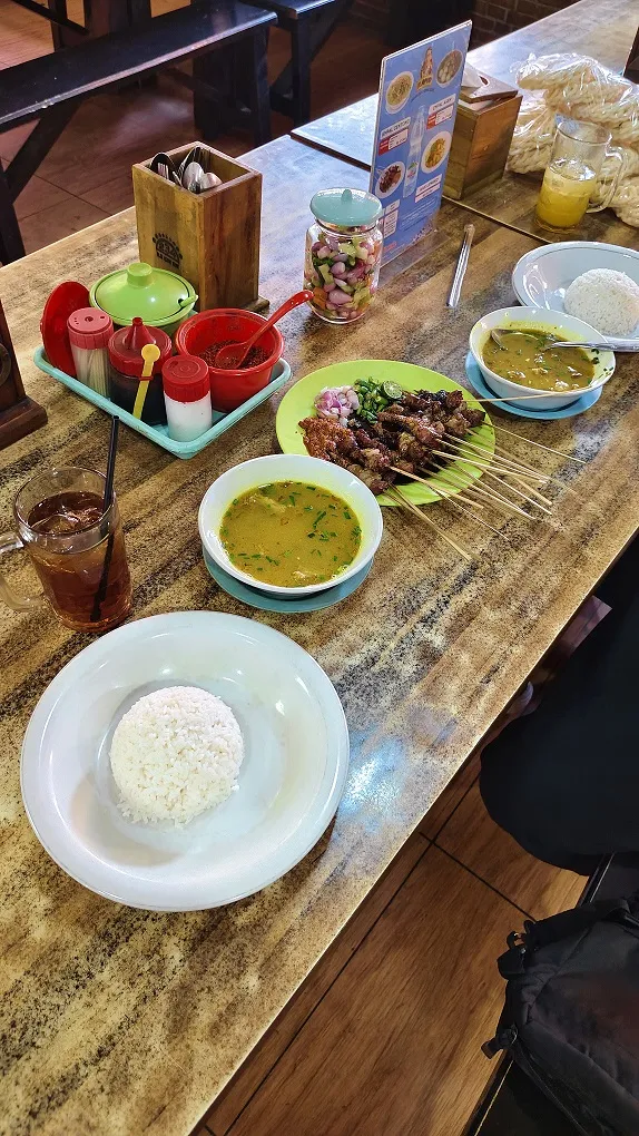 Menu Lengkap Empal Gentong Haji Apud dan Harga Terbaru 2026
